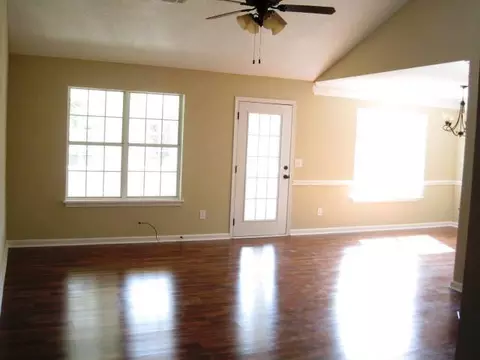 104 E Pointe Cir, Kathleen, GA 31047 photo 4