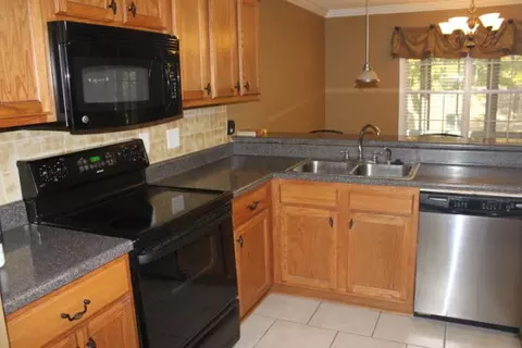 202 Mcvey Trl, Centerville, GA 31028 photo 5