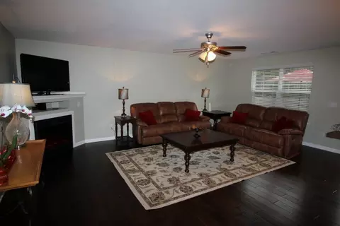 201 Lynn Wright Dr, Perry, GA 31069 photo 4