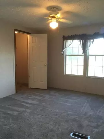1310 E John Sullivan Rd, Byron, GA 31008 photo 12