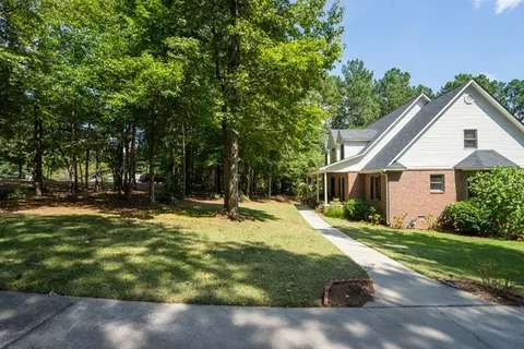 125 Cedar Ct, Forsyth, GA 31029 photo 3