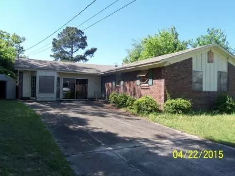 1614 Winston Dr, Macon, GA 31206 photo 1