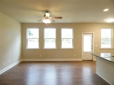 125 Sutton Dr, Perry, GA 31069 photo 5