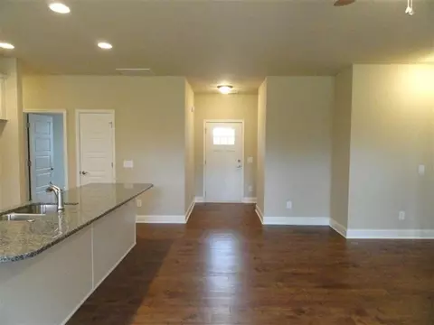 125 Sutton Dr, Perry, GA 31069 photo 4