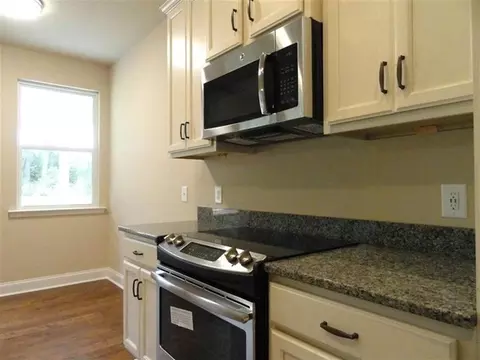 125 Sutton Dr, Perry, GA 31069 photo 8