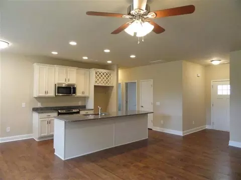 125 Sutton Dr, Perry, GA 31069 photo 6