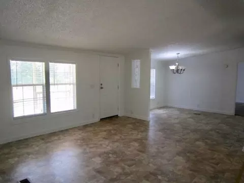 186 Gregory Dr, Gray, GA 31032 photo 3