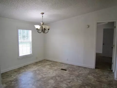 186 Gregory Dr, Gray, GA 31032 photo 5