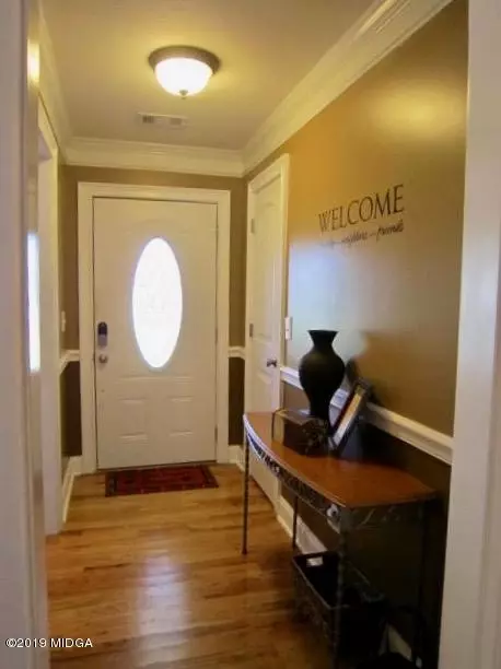 155 Henry Dr, Gray, GA 31032 photo 2