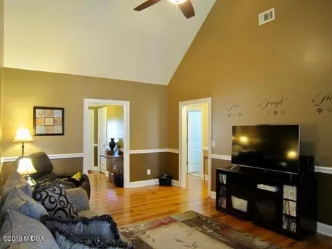 155 Henry Dr, Gray, GA 31032 photo 4