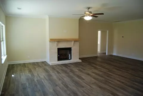 519 Constitution Dr, Forsyth, GA 31029 photo 2