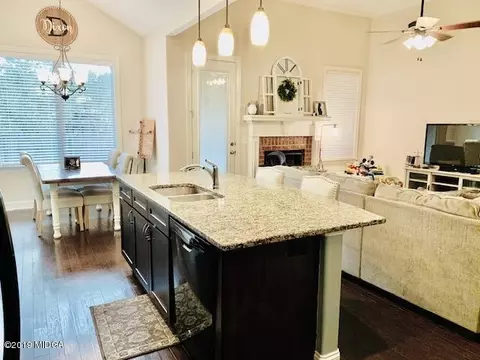 211 N Haven Ln, Perry, GA 31069 photo 8