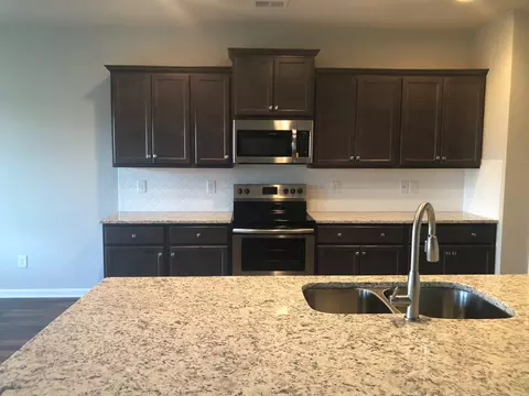 166 Amelia Dr, Byron, GA 31008 photo 11