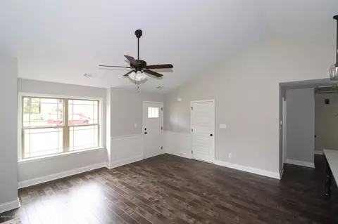 125 Back Cedar Ln, Centerville, GA 31028 photo 4