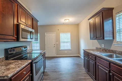 321 Cypress Dr, Gray, GA 31032 photo 2