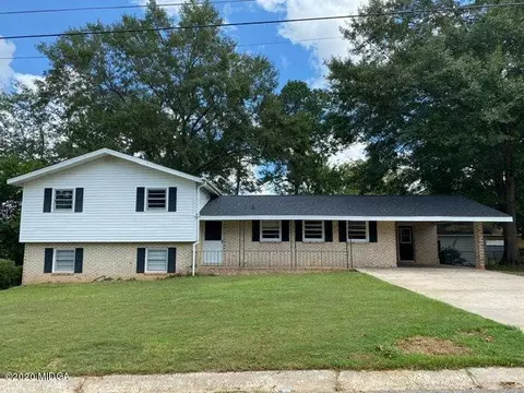 406 Hedlund Dr, Warner Robins, GA 31088 photo 2