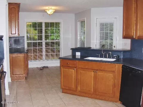 124 Oak Dr, Gray, GA 31032 photo 8