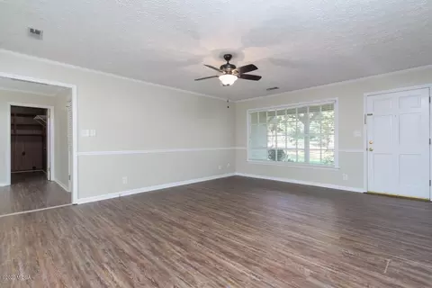 118 Pineview Cir, Forsyth, GA 31029 photo 4