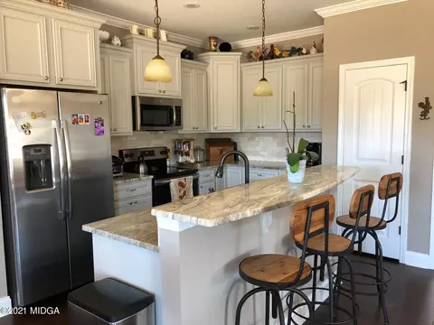 554 Constitution Dr, Forsyth, GA 31029 photo 3