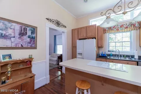 321 E Main St, Forsyth, GA 31029 photo 9