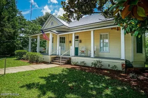321 E Main St, Forsyth, GA 31029 photo 2