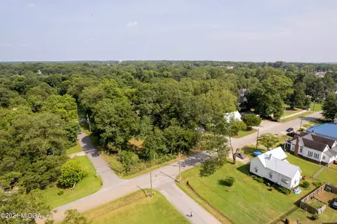 386 N Oak St, Jackson, GA 30233 photo 4