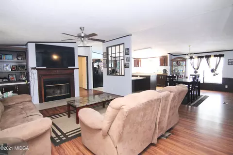 112 Edgewater Ct, Byron, GA 31008 photo 2