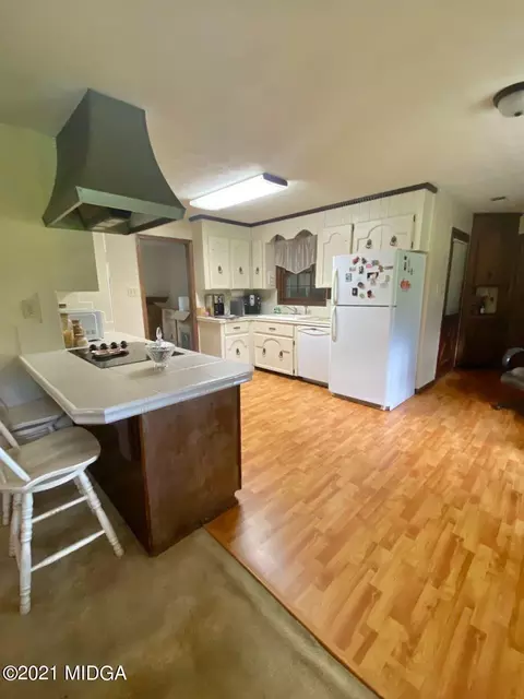 27 E Seminole Dr, Byron, GA 31008 photo 11
