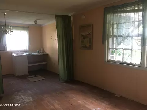 1113 Peach St, Perry, GA 31069 photo 2