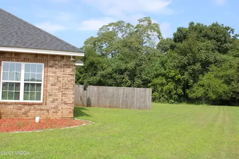 110 Brooke Ct, Byron, GA 31008 photo 3