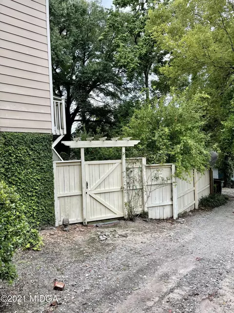 1069 Bond St, Macon, GA 31201 photo 6