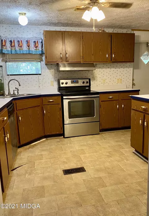 255 Edgewater Dr, Byron, GA 31008 photo 6