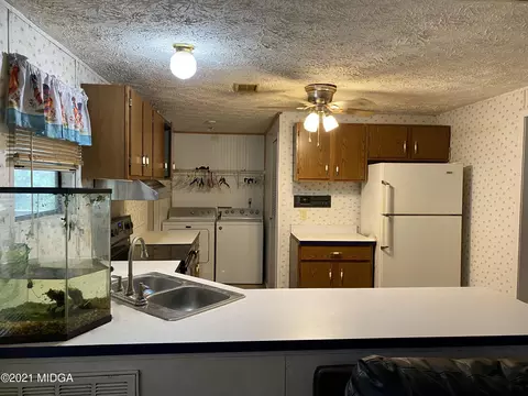 255 Edgewater Dr, Byron, GA 31008 photo 5