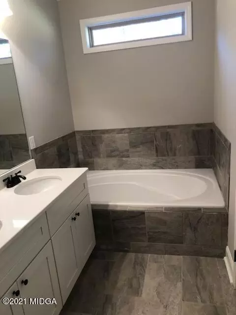 415 Barbara Ct, Forsyth, GA 31029 photo 8