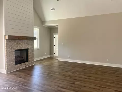 199 Creekside Ln, Forsyth, GA 31029 photo 2