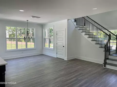 205 Crescent Dr, Forsyth, GA 31029 photo 4