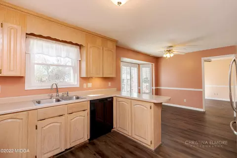 302 Silver Cir, Warner Robins, GA 31093 photo 15