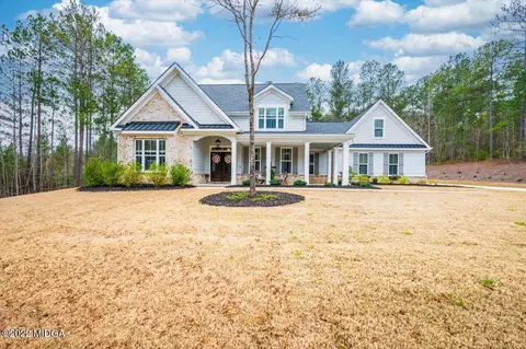 211 Crescent Dr, Forsyth, GA 31029 photo 1