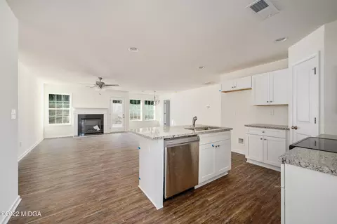 124 Tyler Dr, Forsyth, GA 31029 photo 5