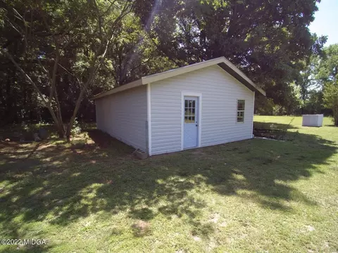 355 Giles Rd, Byron, GA 31008 photo 2