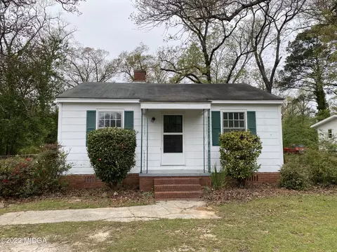 111 Pearce Dr, Warner Robins, GA 31093 photo 1