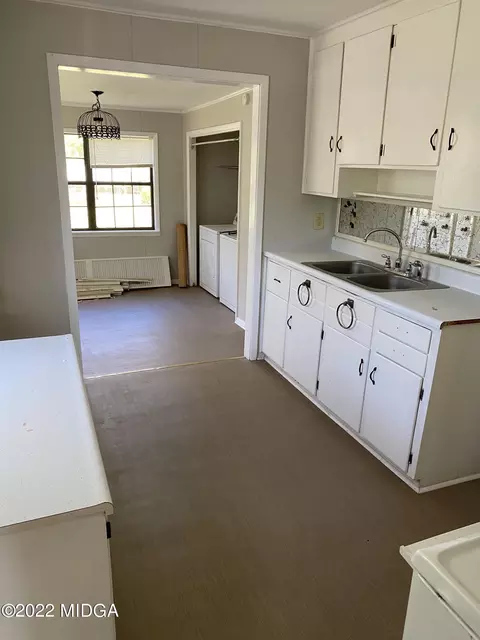 111 Pearce Dr, Warner Robins, GA 31093 photo 3