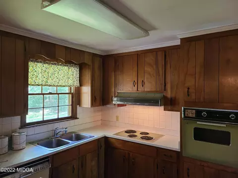242 Needlecrest Dr, Gray, GA 31032 photo 3