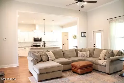 111 Cotswold Dr, Forsyth, GA 31029 photo 2