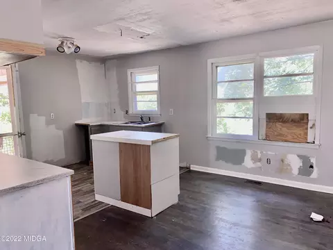 232 Randall Dr, Warner Robins, GA 31088 photo 4