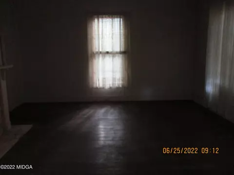 207 Beech St, Cochran, GA 31014 photo 4
