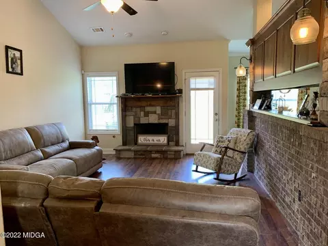 601 Dolly Dr, Forsyth, GA 31029 photo 4