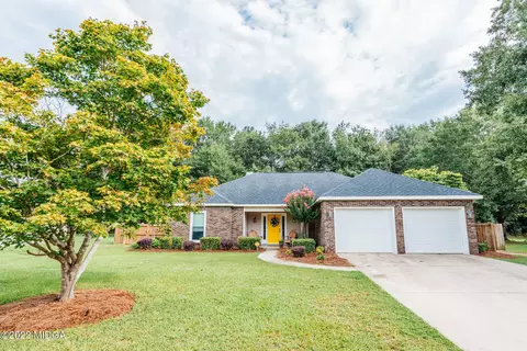 305 Bonnie Dr, Warner Robins, GA 31088