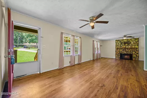 194 Short St, Jackson, GA 30233 photo 3