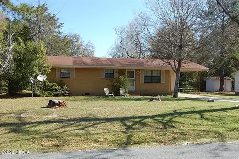 1104 Gaines Dr, Perry, GA 31069 photo 1
